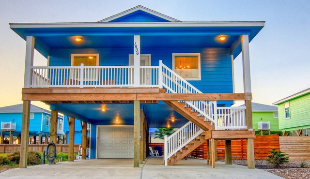 Slow M'Ocean- Close to EVERYTHING, PRIVATE HEATED Pool & 6 passenger Golf Cart!