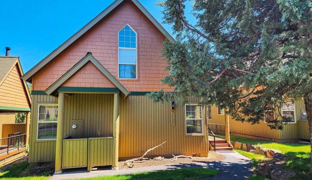 Spacious 3BR Chalet | Golf. Pools. Free Parking