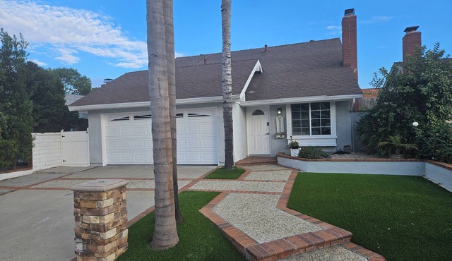 Spacious 4-bedroom house in gorgeous Mission Viejo with heated pool and hot tub