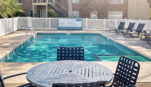 Spacious Family Value Retreat - Pool and Garage