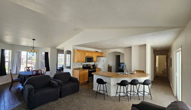 Spacious House Near SLC Airport