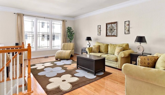 Spacious Townhouse in the GlenRiddle Community