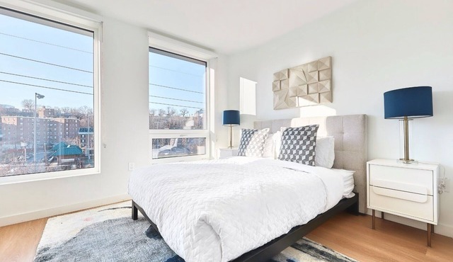 Stay Near NYC Sleeps 10 Spacious 4BR Apt