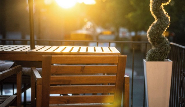 Steps Away from NYC skyline - 15 mins from MetLife Stadium, Backyard & Terrace