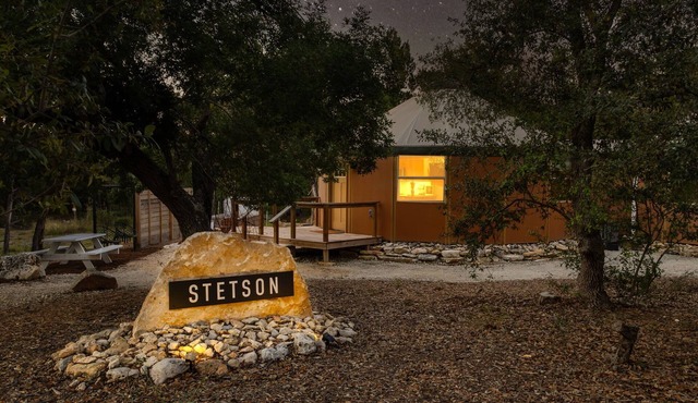 Stetson Luxury Yurt-Cabin: w/Hot & Soaking Tub
