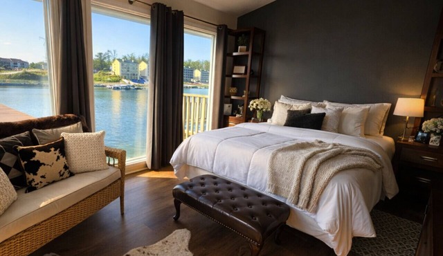 Stillwater Shores Lakefront 2bd/2BA Pool, Hot Tub 6PP