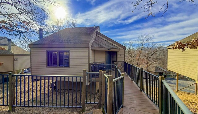 Sunbeam Shores 3BD/3BA/Pool/Firepit/Swim Dock-6PP