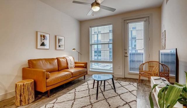 The Bindel: 30+ nights The Domain Pet Friendly!
