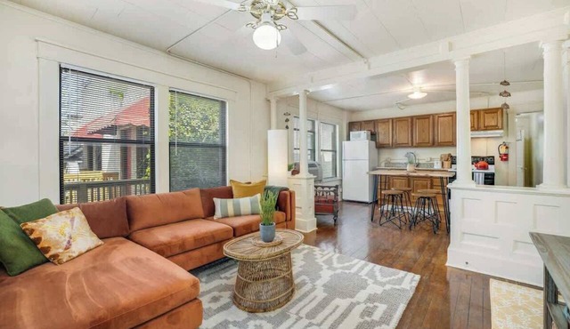 The Clementine - Monthly Rental - Walk Everywhere!