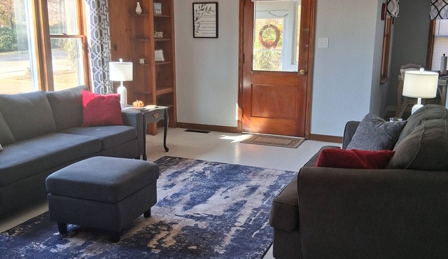 The Harmony House – Cozy Farmington Retreat Near Everything