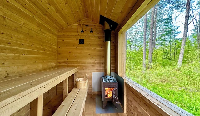 The Mont Haus- WOOD FIRED SAUNA - Minutes to Mt. Snow and Stratton!