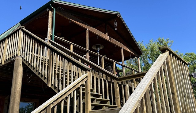 The Upper Lodge at Lake Hamilton ~ Kayak/Swim Area ~ Sleeps 12 ~ Cinematic View