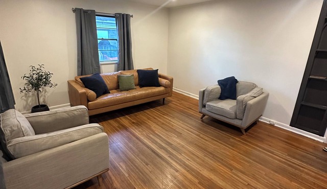 Updated duplex 2BR in Parkhill. Close to freeway.