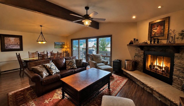 Walk-to-Slopes Townhome at Purgatory Ski Resort