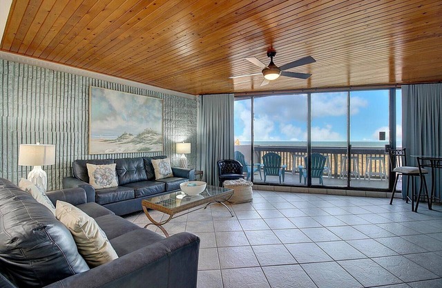 MP304 | 2BD Beachfront Paradise | Resort Pools
