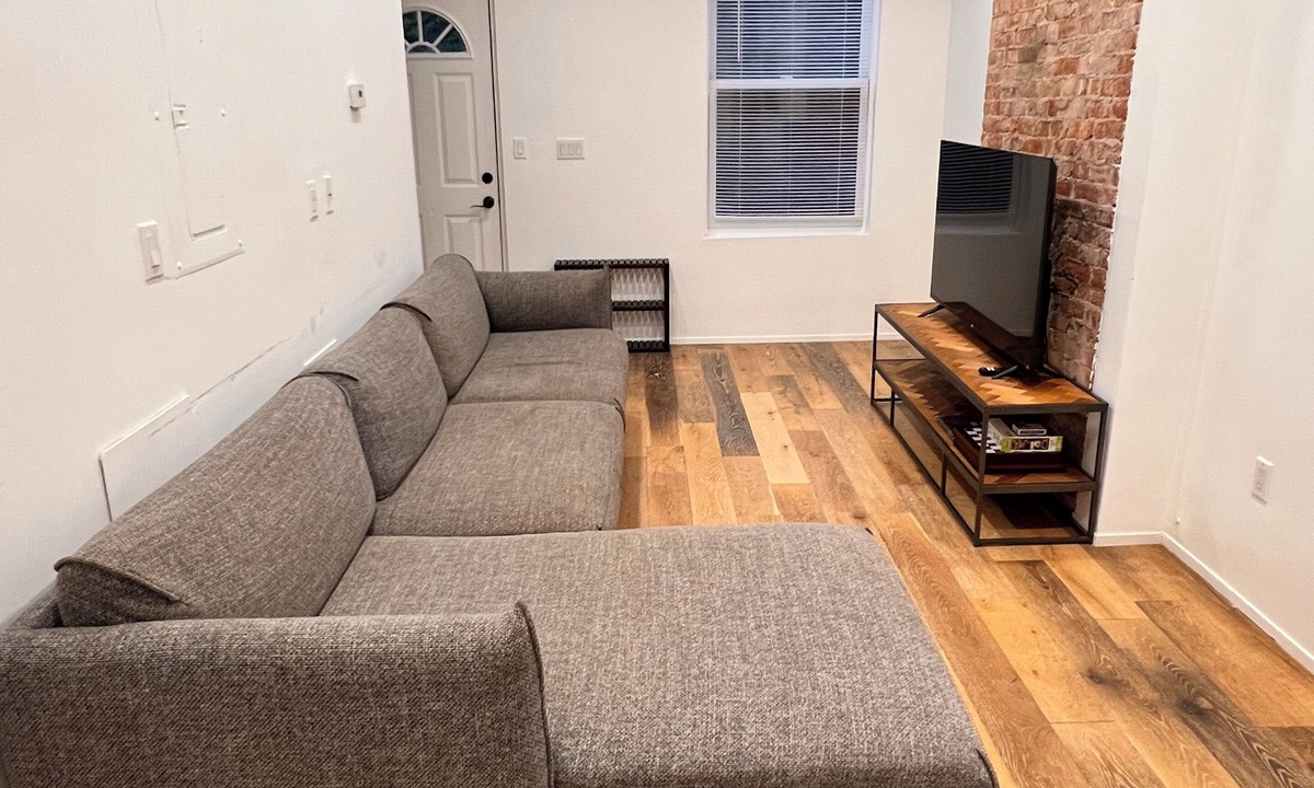 Historic Downtown House | 5BR Jersey City Home – Perfect for World Cup Groups! Walk to the PATH train.