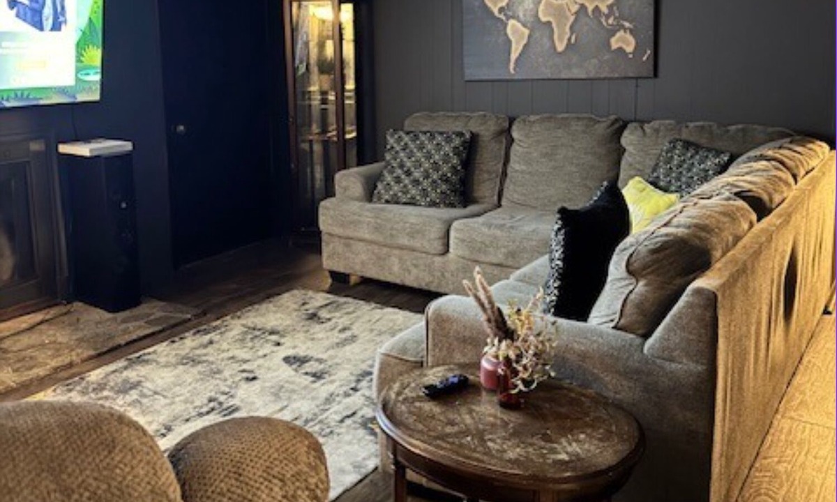 Osceola House | Your family will be close to everything at this centrally-located, charming 3-bd