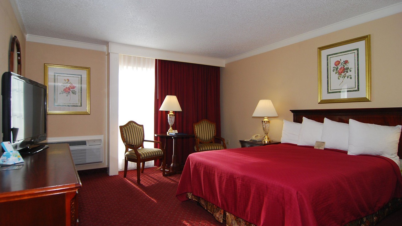 Photo of Bedroom in Eureka Springs Historic District