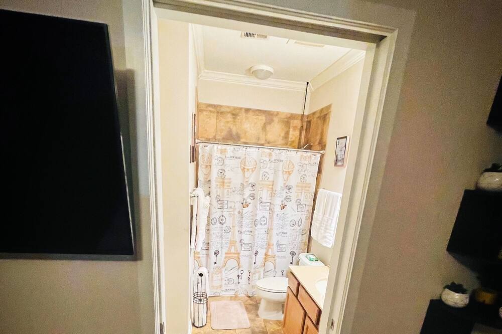 Photo of Bathroom in Pinch District