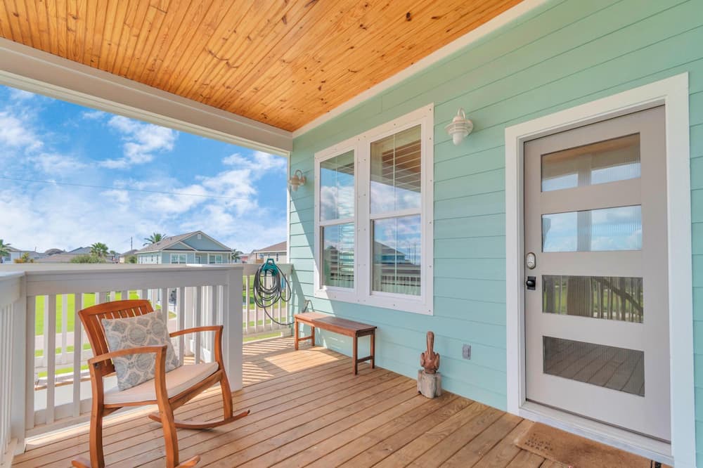 Photo of Patio Balcony in Terramar Beach