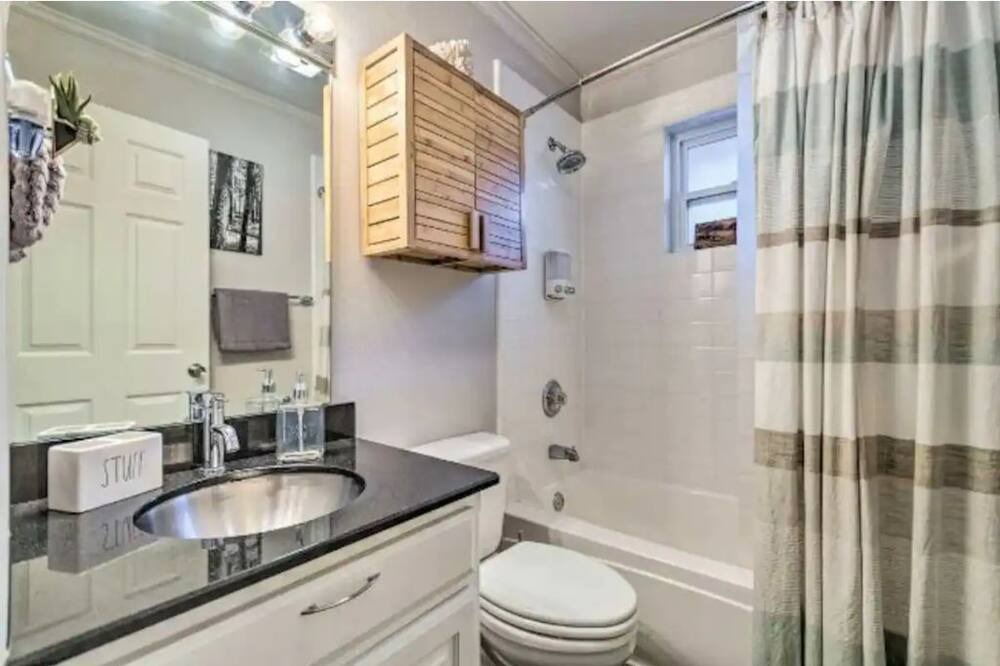 Photo of Bathroom in Piney