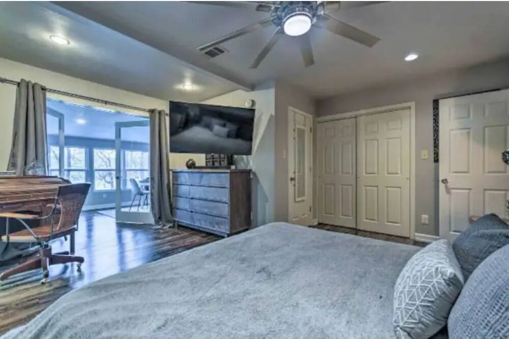 Photo of Bedroom in Piney