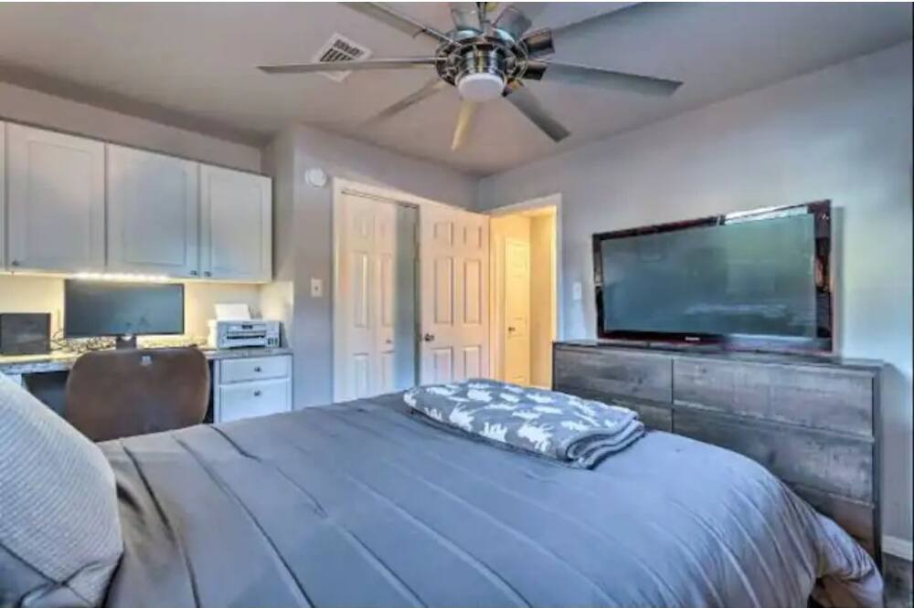Photo of Bedroom in Piney