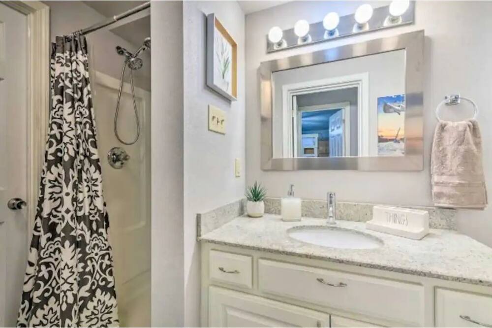 Photo of Bathroom in Piney