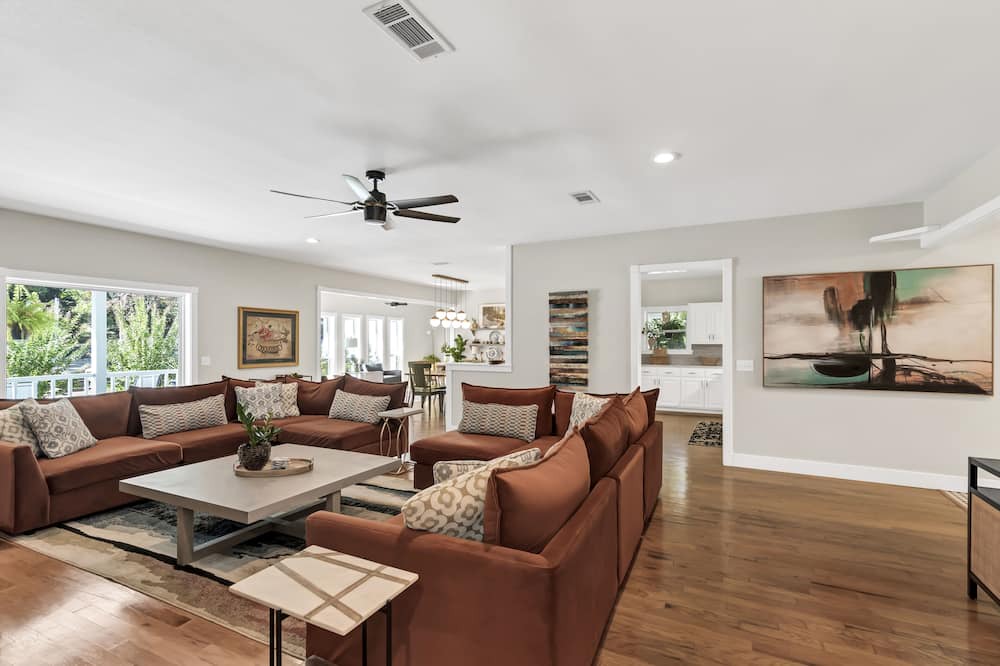 Photo of Livingroom in Mena