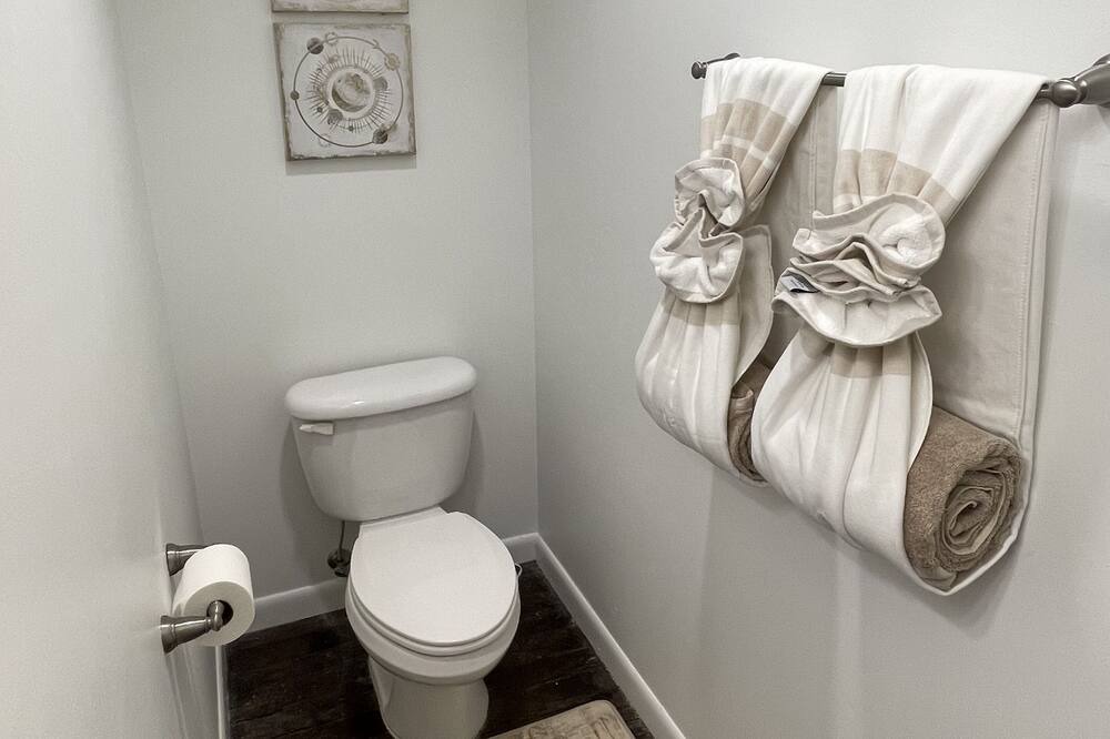 Photo of Bathroom in Downtown Memphis