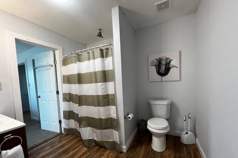 Photo of Bathroom in Powderly