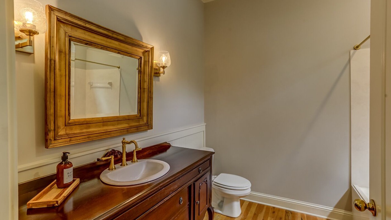 Photo of Bathroom in Nesbit