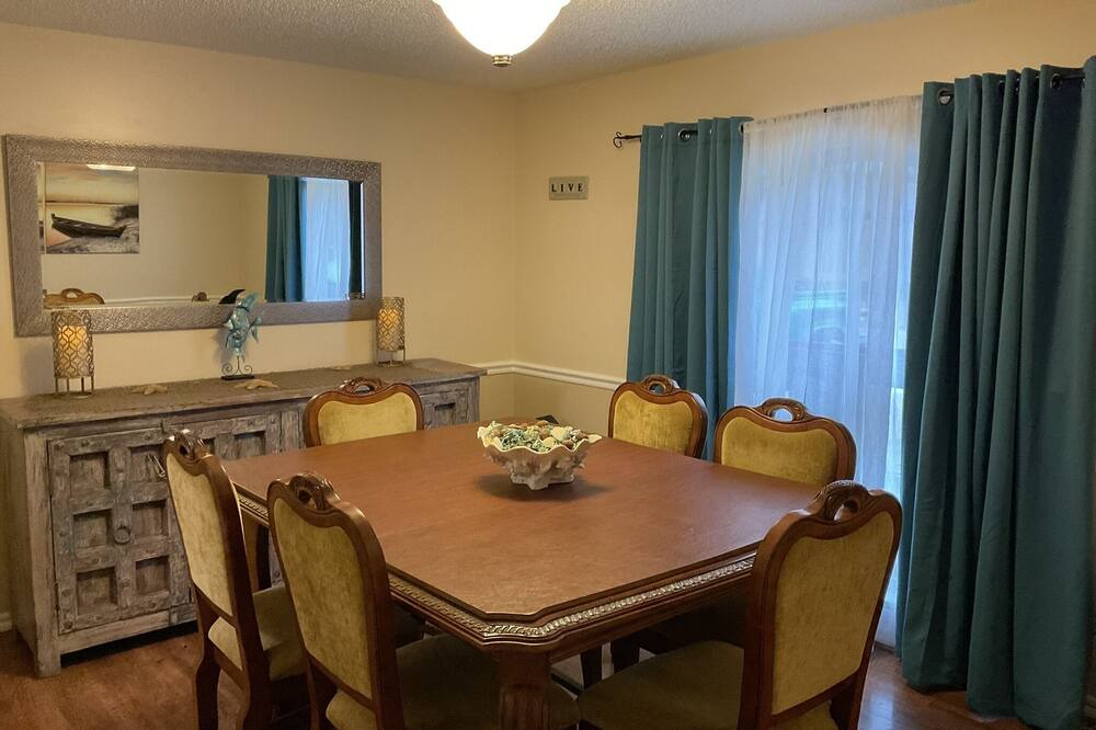 Photo of Livingroom in Harrison