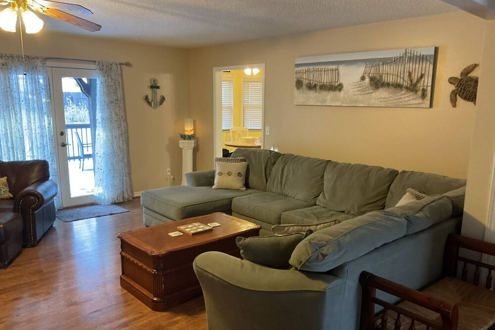 Photo of Livingroom in Harrison
