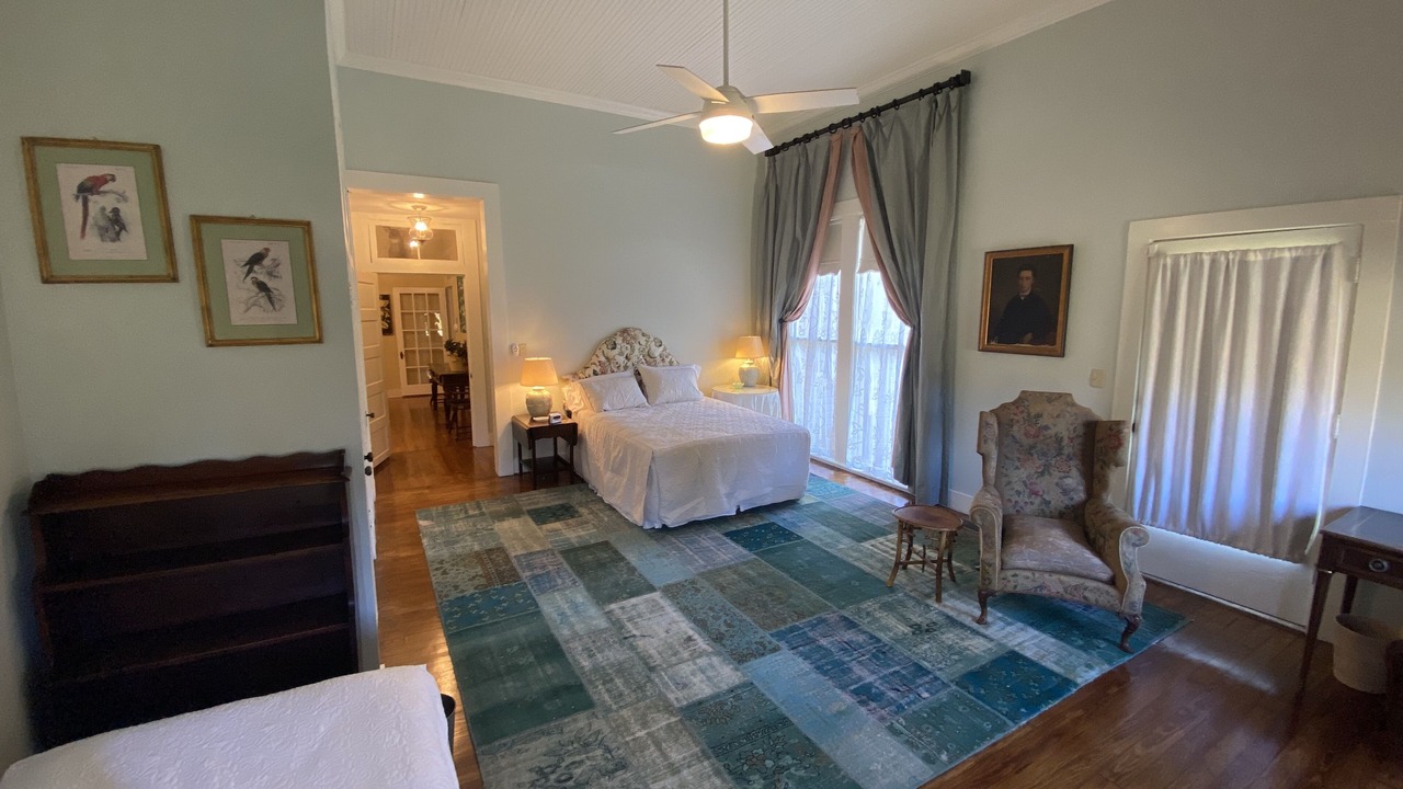 Photo of Livingroom in Rosedale