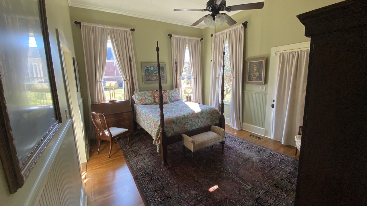 Photo of Livingroom in Rosedale