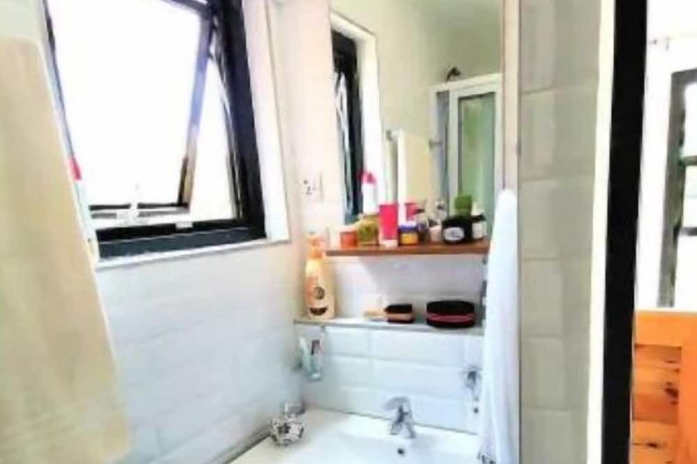 Photo of Bathroom in Van Buren