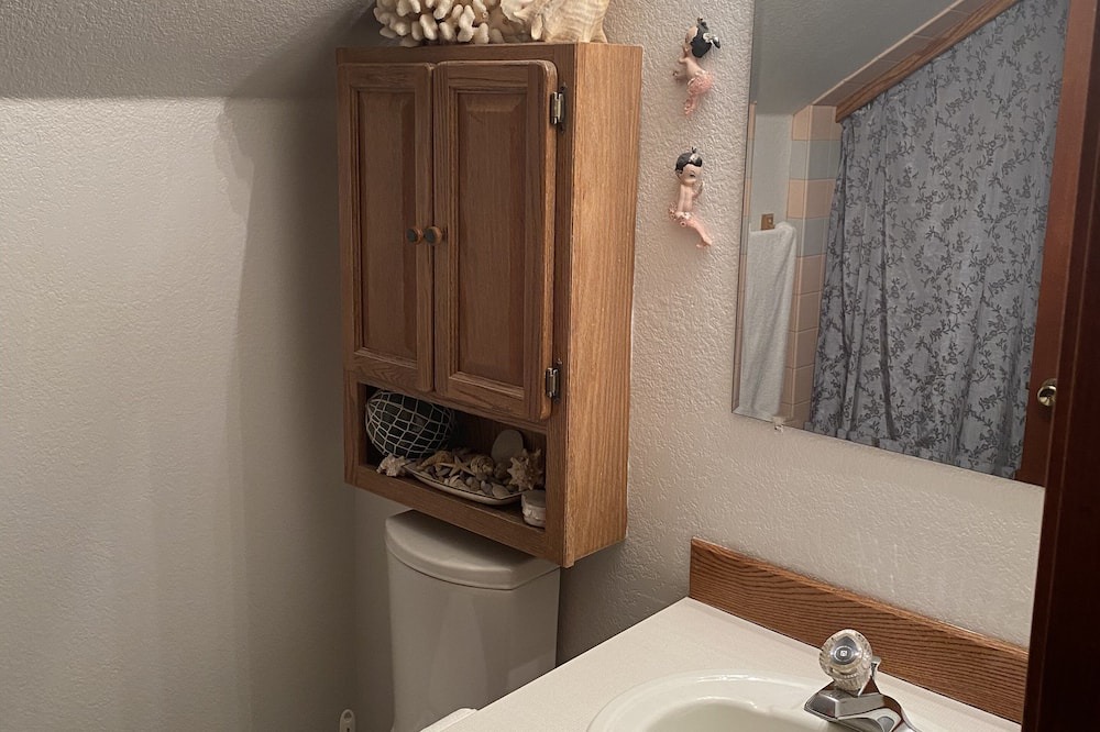 Photo of Bathroom in Crooked River Ranch