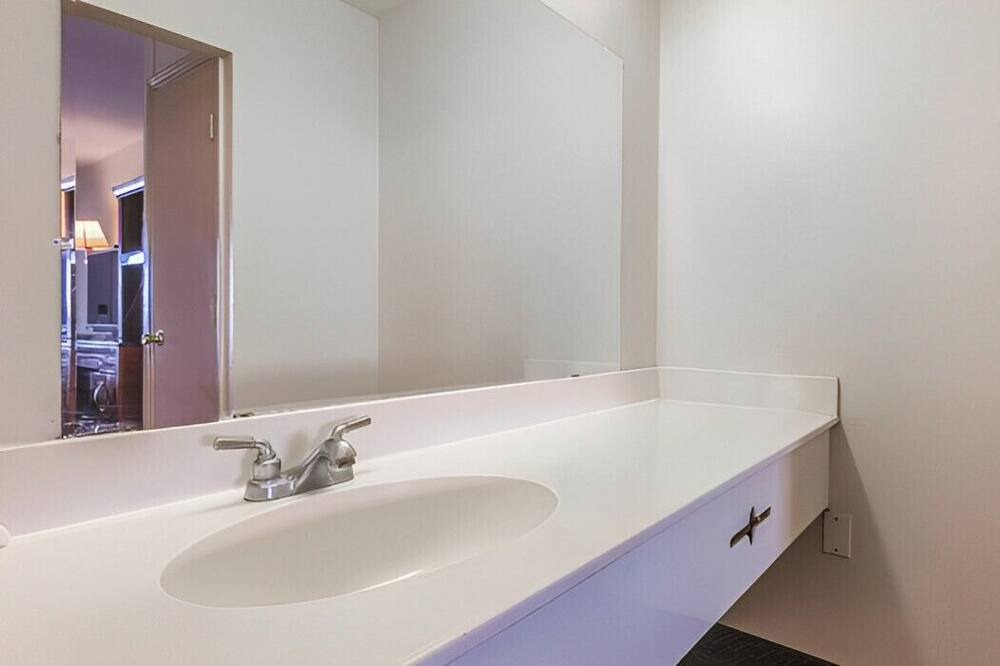 Photo of Bathroom in Central City