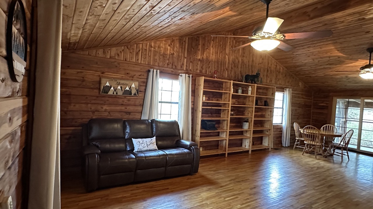 Photo of Livingroom in Pleasant Grove