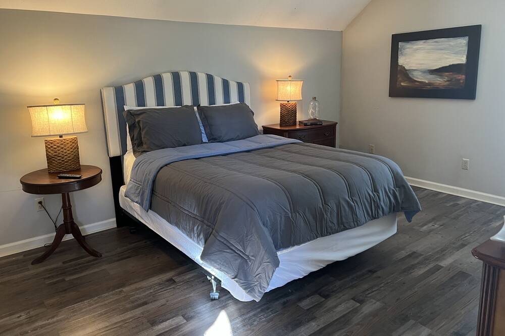 Photo of Bedroom in Jackson