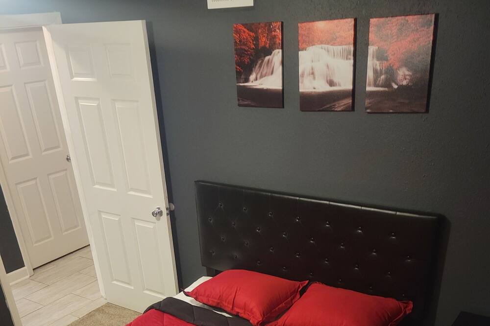 Photo of Bedroom in Frayser