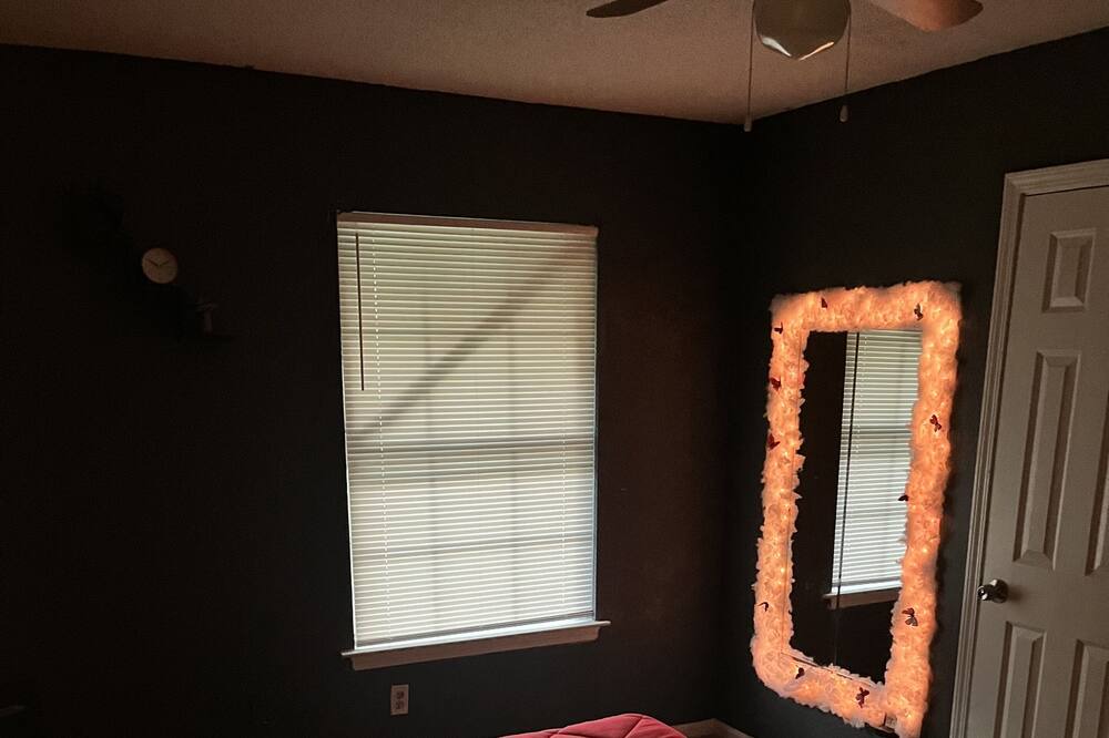 Photo of Bedroom in Frayser