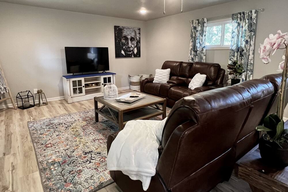 Photo of Livingroom in Benton