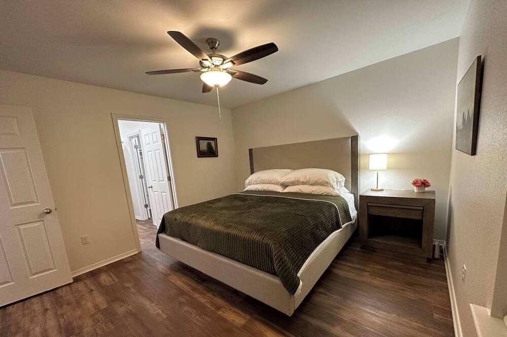 Photo of Bedroom in Russellville