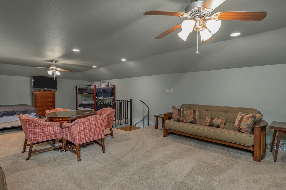 Photo of Livingroom in Homer