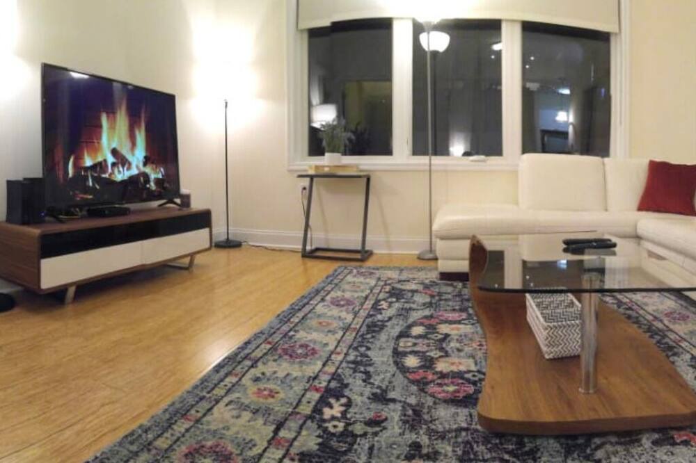 Photo of Livingroom in North Bergen