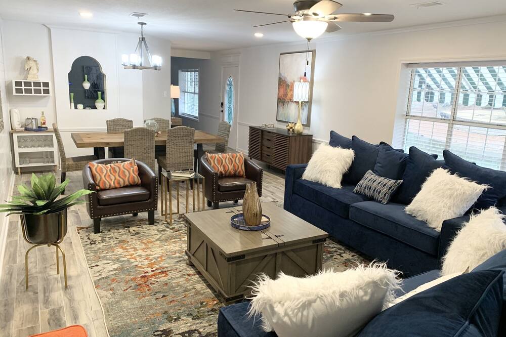 Photo of Livingroom in Rockwell