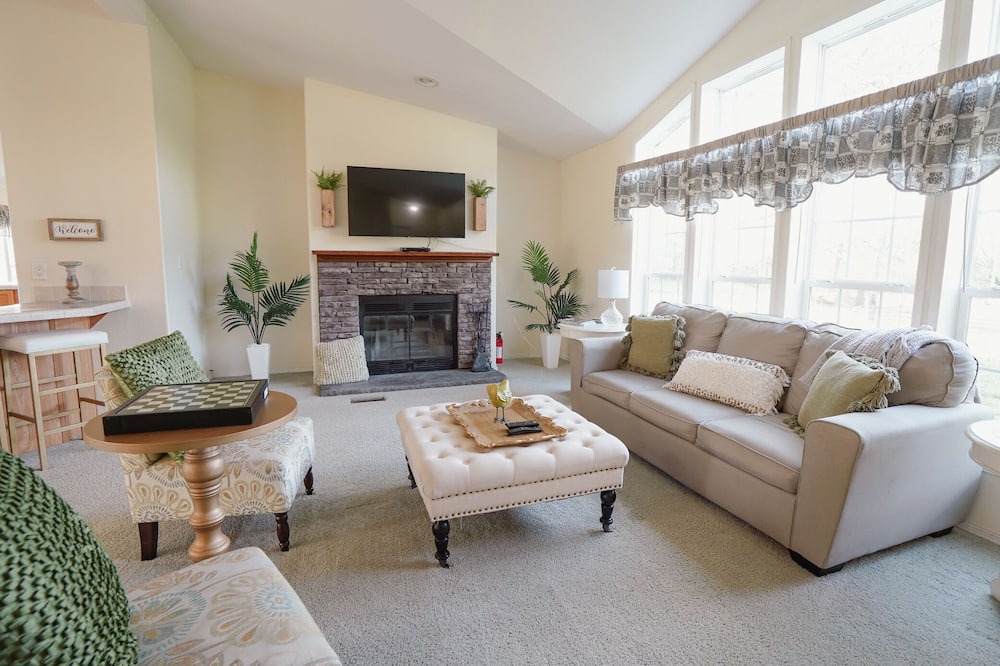Photo of Livingroom in Nashoba