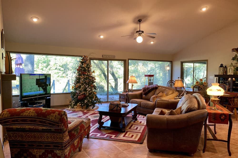 Photo of Livingroom in Wilburn